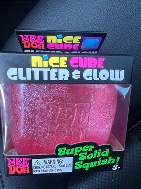 NeeDoh Nice Cube Pink Glitter ✨ Glow